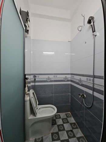 Cách mặt tiền lâm văn bền tân quy q7 
có 85 m
có 3 tỏi 6954989