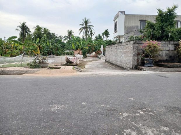 Lô đẹp trung tâm hữu bằng  giá chỉ 9xx triệu  zalo 0567 6956045