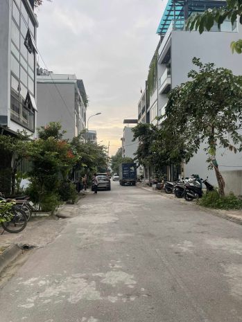 Chính chủ cần bán 51.9 m2 tđc trâu quỳ, giá 10.4 tỷ, lh 6956569