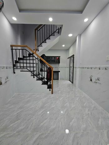 Căn góc 2 mặt tiền hẻm q4
ngang 3 dài 6.8 nở 4.1
có 2 tỷ 6958650