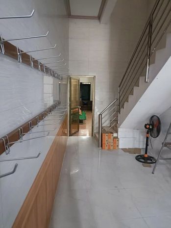 Chính chủ cần bán nhà 2 tầng mặt phố đường nam  phong 6958685