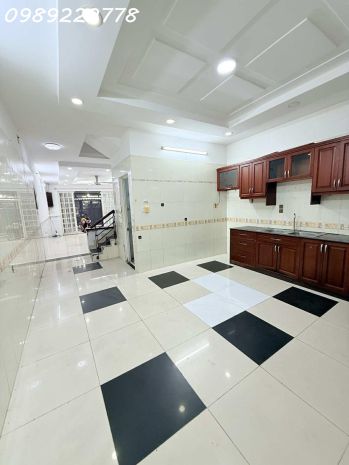 Bán nhà phạm văn hai- p.5 - hẻm ô tô- sát mặt tiền - giáp 6959085