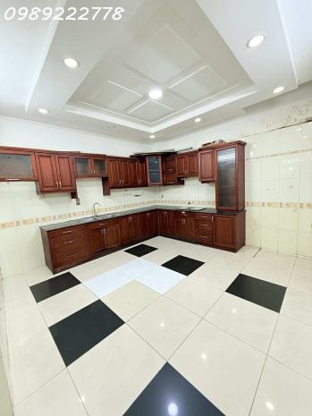 Bán nhà phạm văn hai- p.5 - hẻm ô tô- sát mặt tiền - giáp 6959086