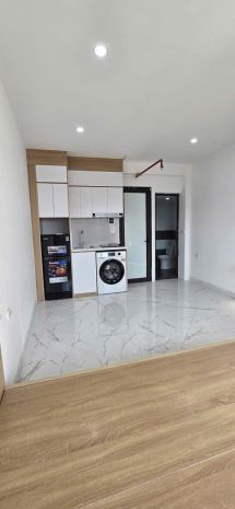 Cho thuê phòng đẹp full đồ ban công rẻ giá 5tr6 tại 82 yên 6961690