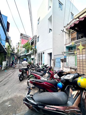 Bán nhà cấp 4- hiên đang sữa chữa- trước nhà rộng 8m- ngang 6962898