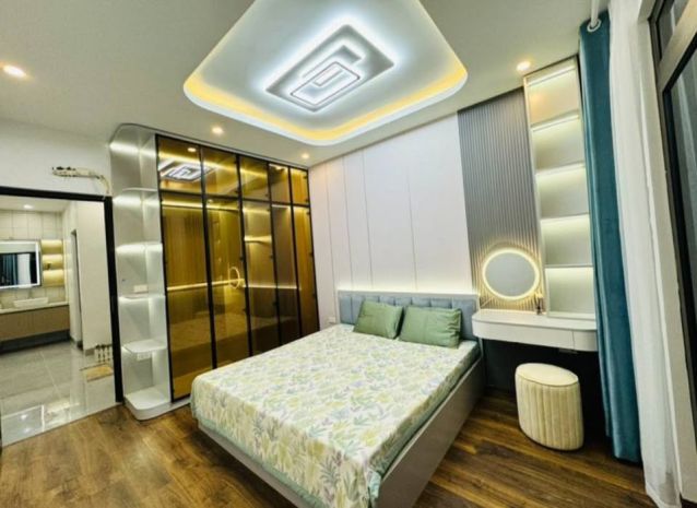 Chỉ 8.x tỷ-52m bán nhà dân xây ngọc thụy, mt5m, vài bước ra 6964447