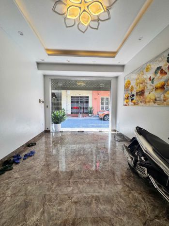 Ngọc lâm phân lô trước nhà ô tô chánh 40m2 x 5 tầng  15.9 6965773