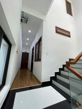 Cần bán siêu phẩm mặt tiền 3 tầng đường 2 tháng 9  hòa 6968540