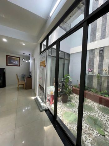 Cần bán siêu phẩm mặt tiền 3 tầng đường 2 tháng 9  hòa 6968543