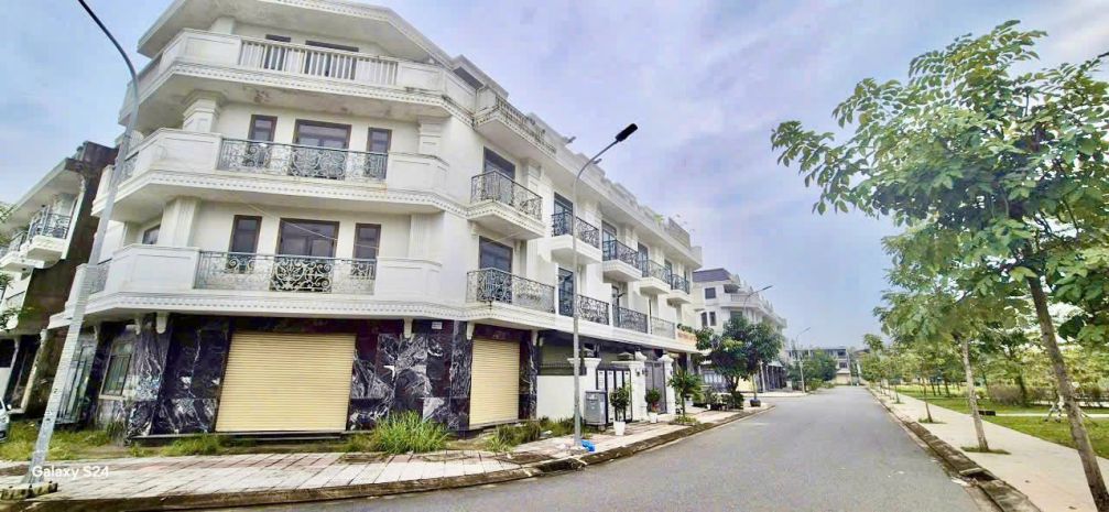 Cần bán cặp góc nhà liền kề đẹp nhất dự án  đối diện công 6969135