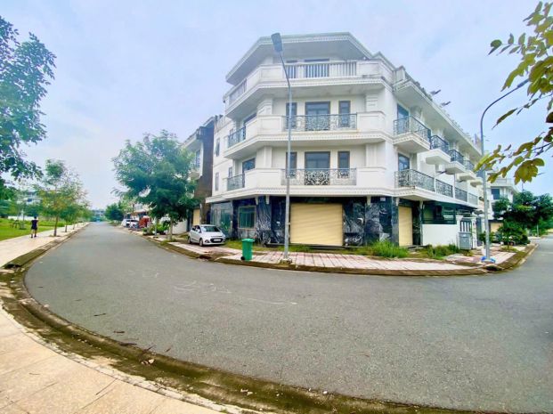 Cần bán cặp góc nhà liền kề đẹp nhất dự án  đối diện công 6969136