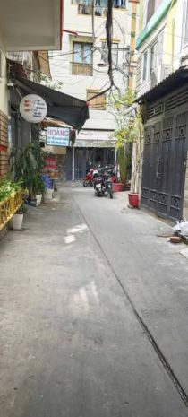 Nhà hxh đường nguyễn thiện thuật phường 2 quận 3 cũ. 6970266