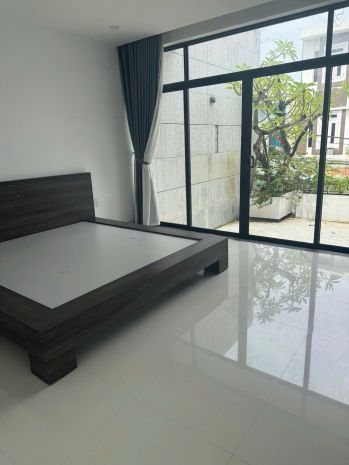 Cần bán nhà đẹp 3 tầng  hồ bơi trong nhà  mặt tiền rộng 6974207