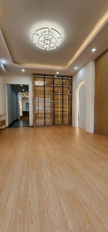 Nhà đẹp ngọc lâm  ô tô đỗ cửa  gần mipec  phố ẩm thực, 6974319