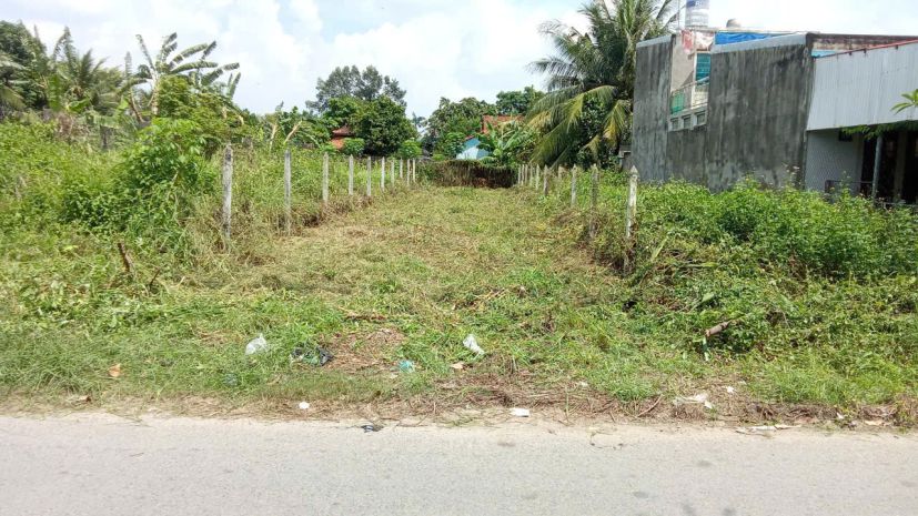 Anh lâm  chính chủ bán đất thổ cư đẹp , đường 20 m gần 6974596