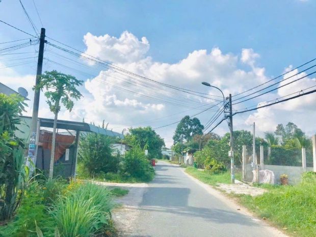 Anh lâm  chính chủ bán đất thổ cư đẹp , đường 20 m gần 6974597