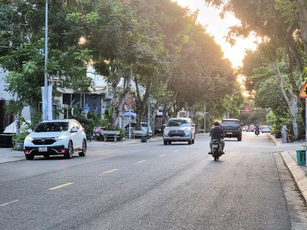 Bán lô đất mặt tiền đường điện biên phủ  phường long toàn 6975042