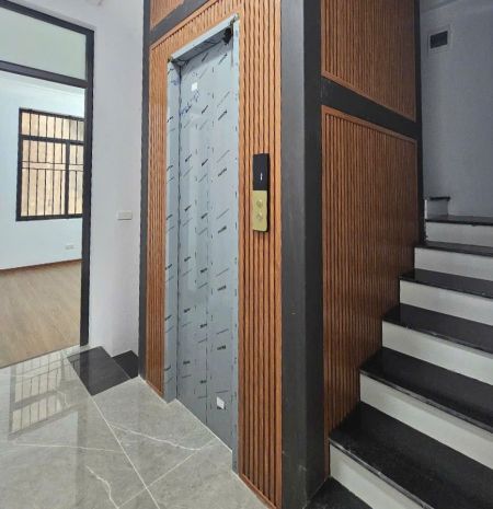 Lĩnh nam nhà phân lô 5 tầng, 2 mặt thoáng. view hồ thế đất 6975718