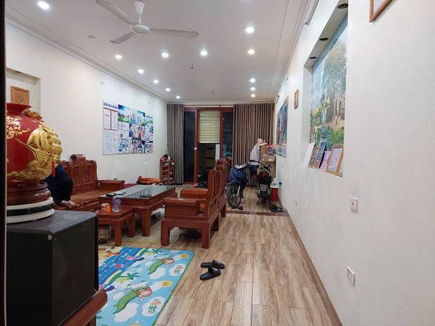 Chủ nhờ bán nhà xuân nộn 70m2, 3t, mt4.5m, 6.3 tỷ, đông 6976224