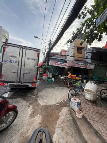 Bán nhà nhỏ sổ riêng  dtcn 6m² 23  2 tầng  kế mt an 6976871