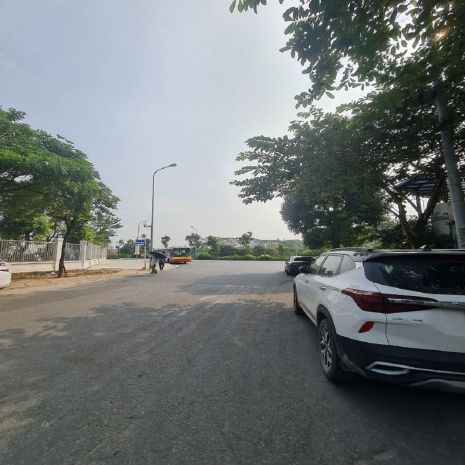 Đất mặt tiền 4,6m, 72m², trung tâm long biên   lh 6976987