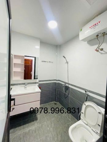 Thang máynhà mới long lanhtặng full nội thất-đông ngạc - 6977075