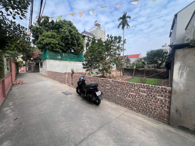 Bán đất đức giang, long biên. ngõ thông, ô tô tránh. tiện 6977486