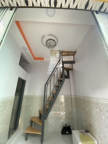 Chỉ 1 tỷ xí  hòa hưng quận 10 5 tầng 3pn 3wc gần mặt tiền 6979660