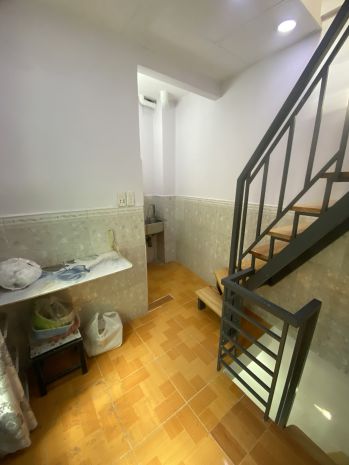 Chỉ 1 tỷ xí  hòa hưng quận 10 5 tầng 3pn 3wc gần mặt tiền 6979661