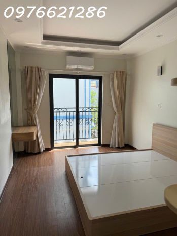 Bán nhà đẹp hiếm có đức giang  32,m²  mt 3,5m  full 6979733