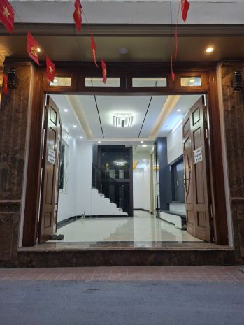 Nhà đẹp phố âu cơ - 5 tầng thang máy - 56m2 - chào giá 13.5 6984634