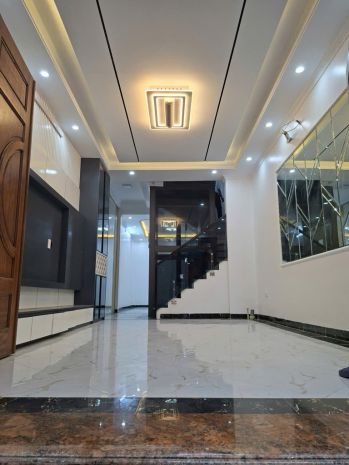 Nhà đẹp phố âu cơ - 5 tầng thang máy - 56m2 - chào giá 13.5 6984636