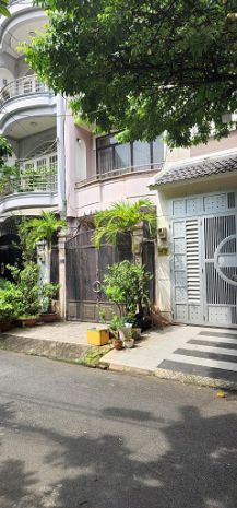 Bán gấp nhà khu compound cao cấp  đường cộng hòa, gần sân 6988900