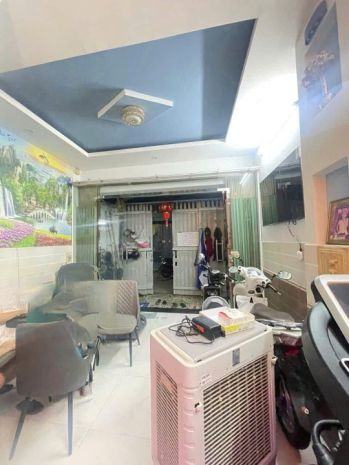 Nhà 4 tầng hẻm thông ngay chợ bùi minh trực p5q8. giá 5.5 6989027