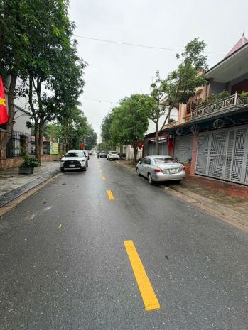 Cần bán lô 125m2 đất mặt đường yên vinh  phường hưng phúc 6989359