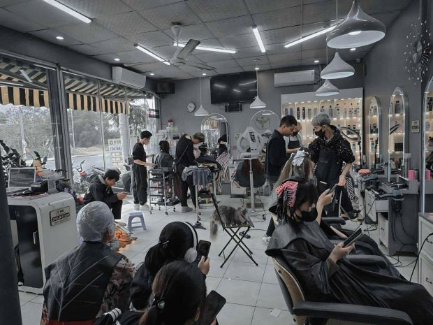 Sang nhượng salon tóc  vào làm ngay, khách ổn định 6989594