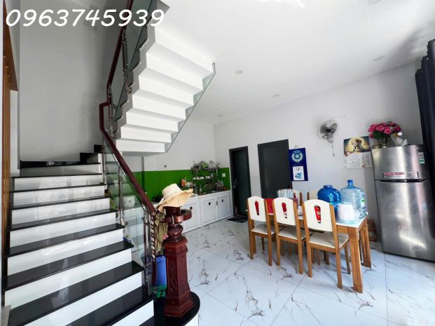 Nhà đường số thủ đức 3 tầng, 130 m2 ngang 7.9 m, ô tô vào 6993603