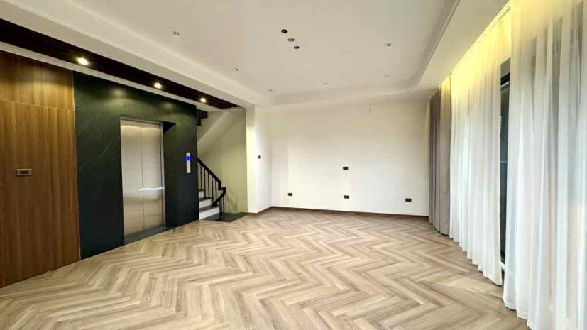 Bán nhà lô góc ngọc thuỵ, 50m x 7 tầng, mặt tiền 6.2m, 6994066