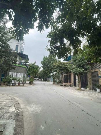 Khu liền kề vip - có giếng trời để làm thang máy - đẳng cấp 6994243