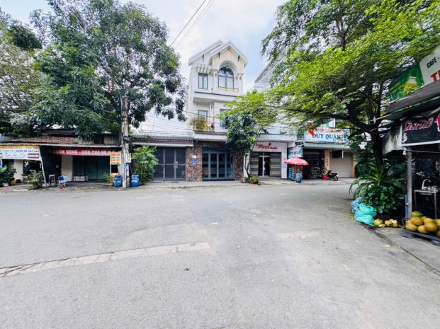 Bán nhà mặt tiền đường đ1  kdc nhị đồng 2, p. dĩ an  xe 6996366