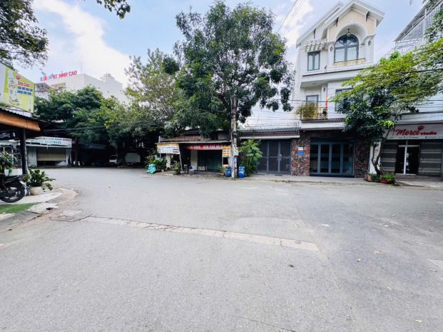 Bán nhà mặt tiền đường đ1  kdc nhị đồng 2, p. dĩ an  xe 6996367