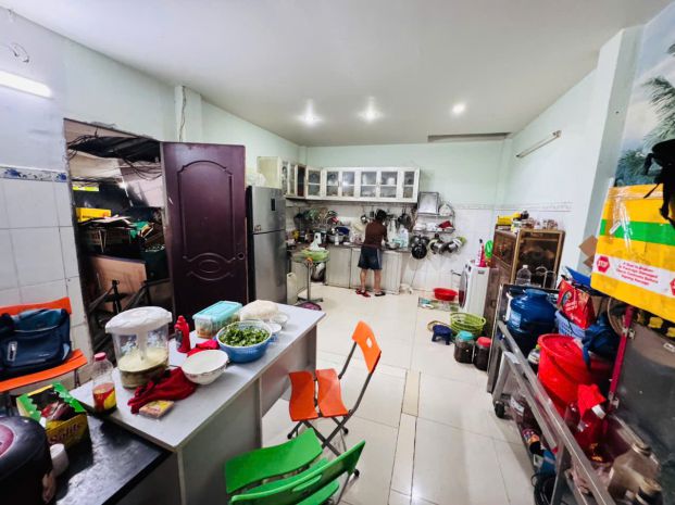 Bán nhà mặt tiền đường đ1  kdc nhị đồng 2, p. dĩ an  xe 6996370