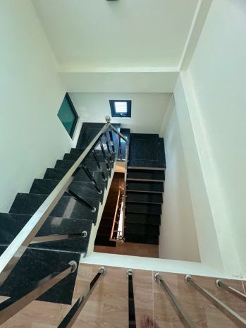 Bán nhà ngõ 465 ngọc thuỵ 40m x 3t oto tránh, oto vào nhà 6997927