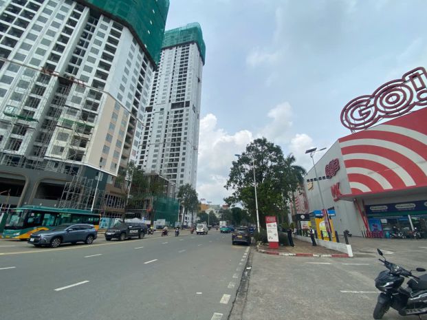 Bán khách sạn ngay big c go dĩ an  bình dương -124m² 6.2m 6999083