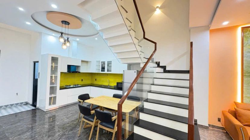 Cần bán nhà mới 3 tầng  vị trí vip nhất phố  kinh doanh 6999184