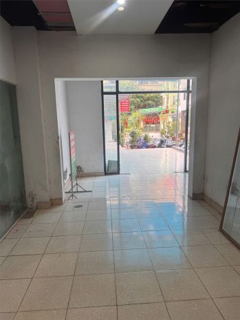 Cần chuyển nhượng mặt bằng thương mại dịch vụ chân đế shop 6999223