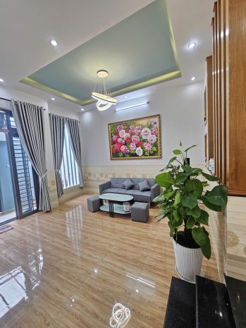 Siêu phẩm 2 tầng nhà mới kiên cố một trục liên khu 2-5, 6999637