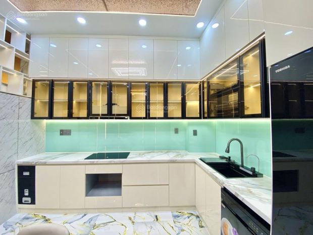 Nhà mới 3 lầu, dt 4x12.5m, đường xe hơi, full nội thất, 6999687