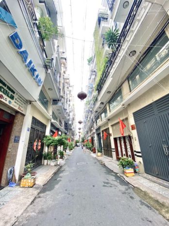 Nhà mới 3 lầu, dt 4x12.5m, đường xe hơi, full nội thất, 6999692