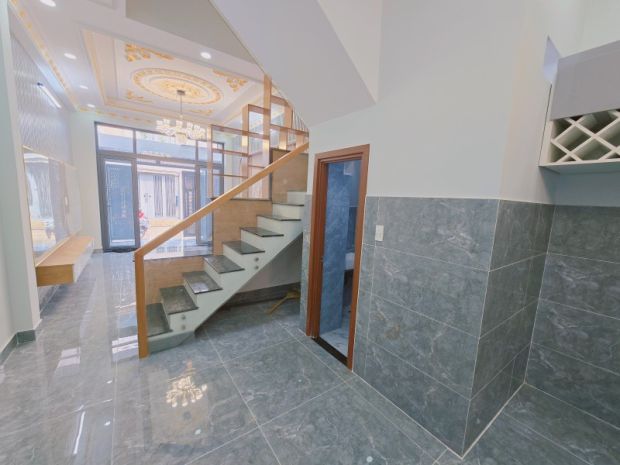 Bán nhà 3 tầng, 4pn hẻm xe hơi đường số 6, long trường, 7000151